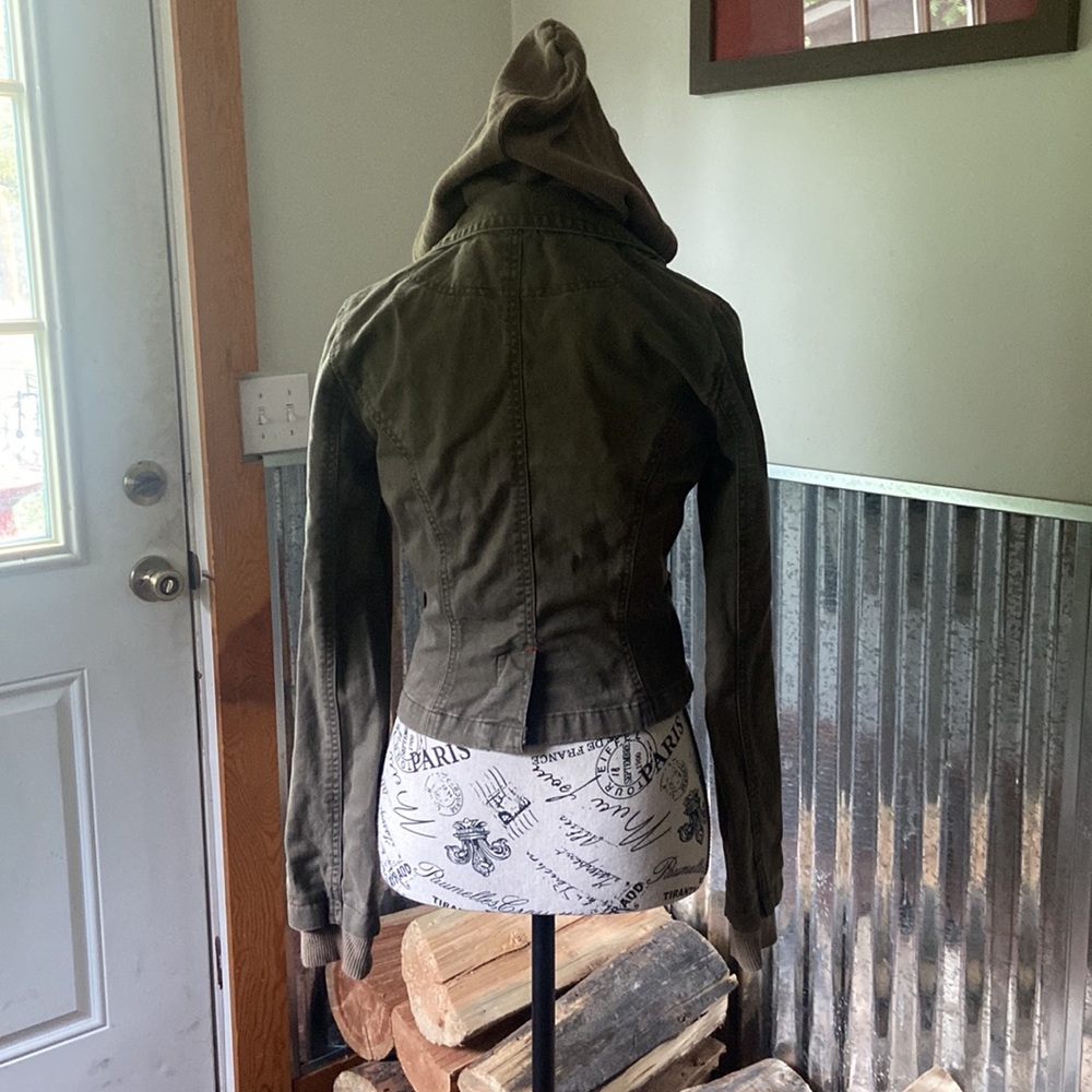 Bailey’s Point Jacket - Picture 6 of 7